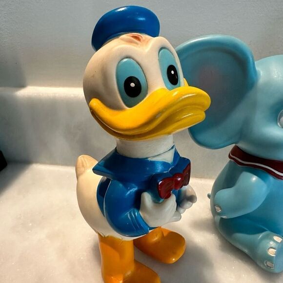 Lot Of 4 Vtg Walt Disney Mickey Donald Pluto & Dumbo Vinyl Squeaky Toys Small - Picture 3 of 10